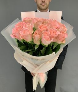 букет из 19 розовых роз