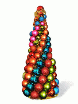 елку из разноцветных елочных шаров