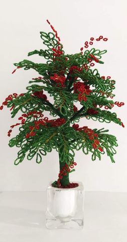 arbore din biser pe suport