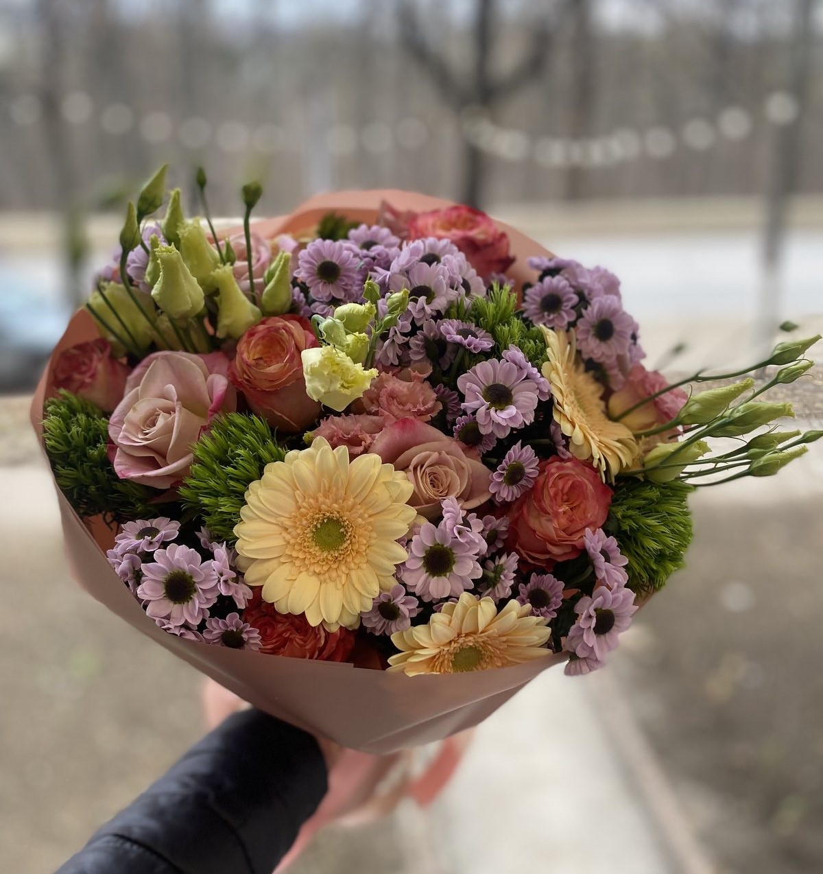 букет из роз и тюльпанов "Нежные чувства"