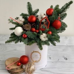 Compoziția de Anul Nou „Vacanță în casă”