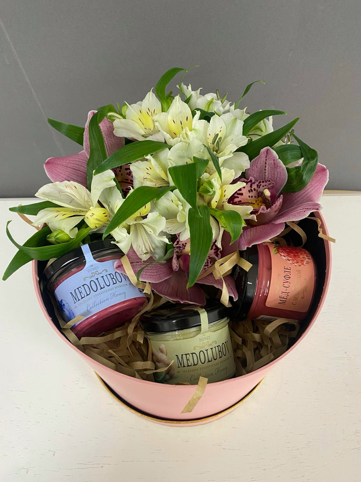 Compoziție de flori "Placere de miere"