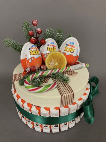Новогодний торт "Kinder surprise"