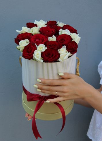 Розы в коробке "Нежность"