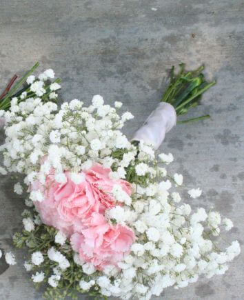 Букет из розовых гвоздик