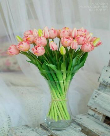 Bouquet of artificial pink tulips