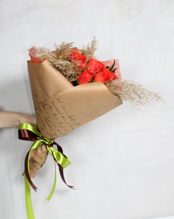 Розы оранжевые 7 шт