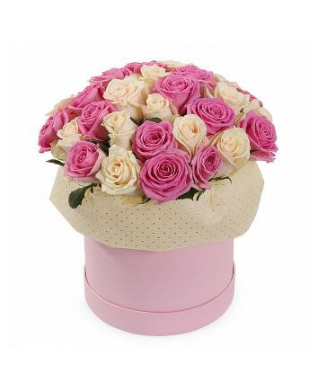 101 белых и розовых роз в шляпной коробке