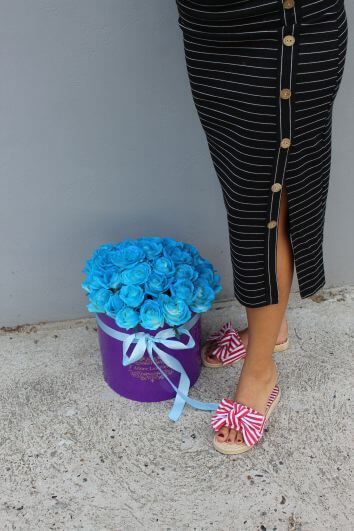 Trandafiri albastri in cutie