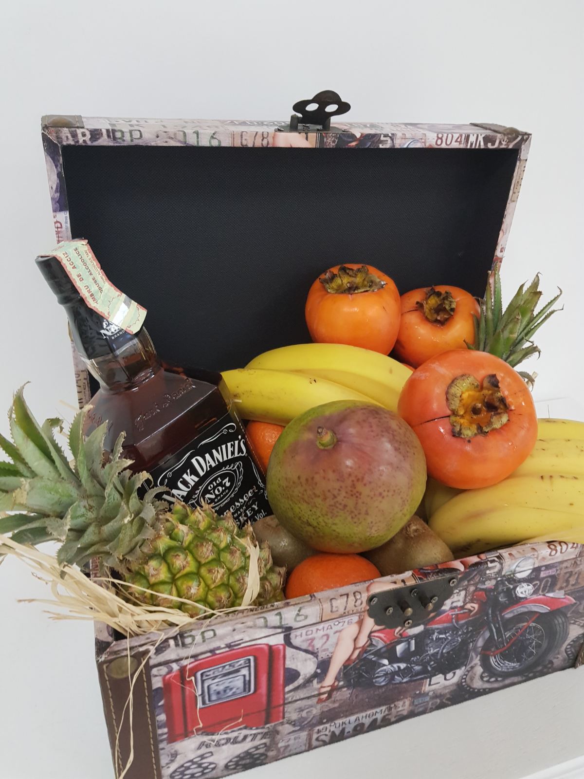 Корзина "Приятный сюрприз"