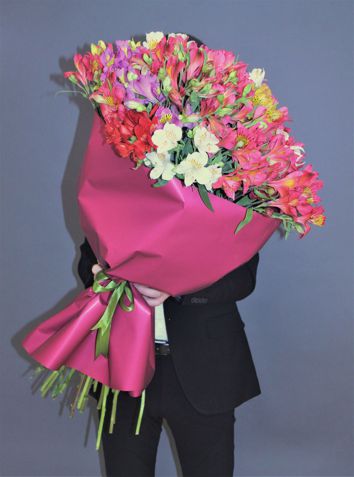 Букет из альстромерий