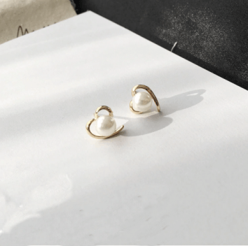 Earrings "Heart with pearls"