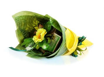 Букеты из конфет и чая "Сладость"