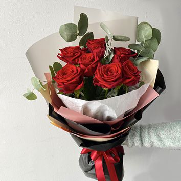 Розы красные 7 шт