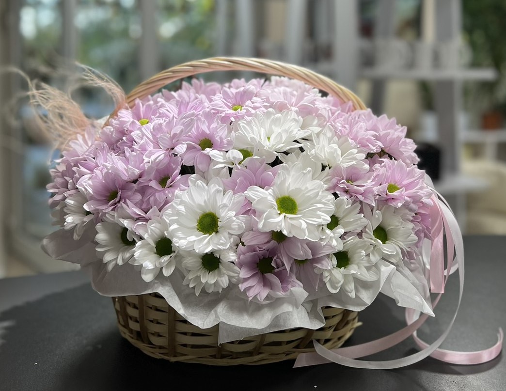 Корзина "Радужный сюрприз"