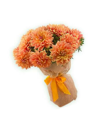 Букет из оранжевых георгин