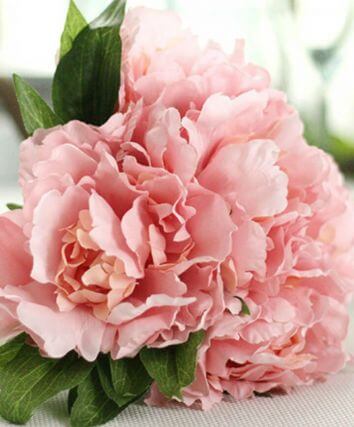 Букет из розовых искусственных пионов