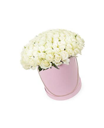 101 белых роз в шляпной коробке