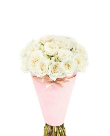 Букет из роз в конусе