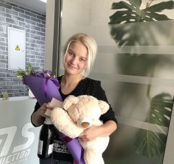 Buchet de eustoame într-un con