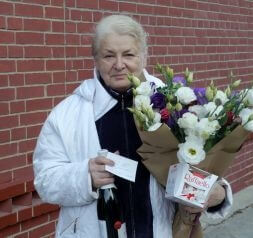 Buchet "piramida flori"